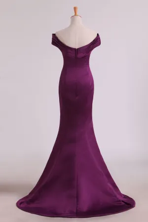 2024 Prom Dresses Off The Shoulder Satin Mermaid Sweep Train