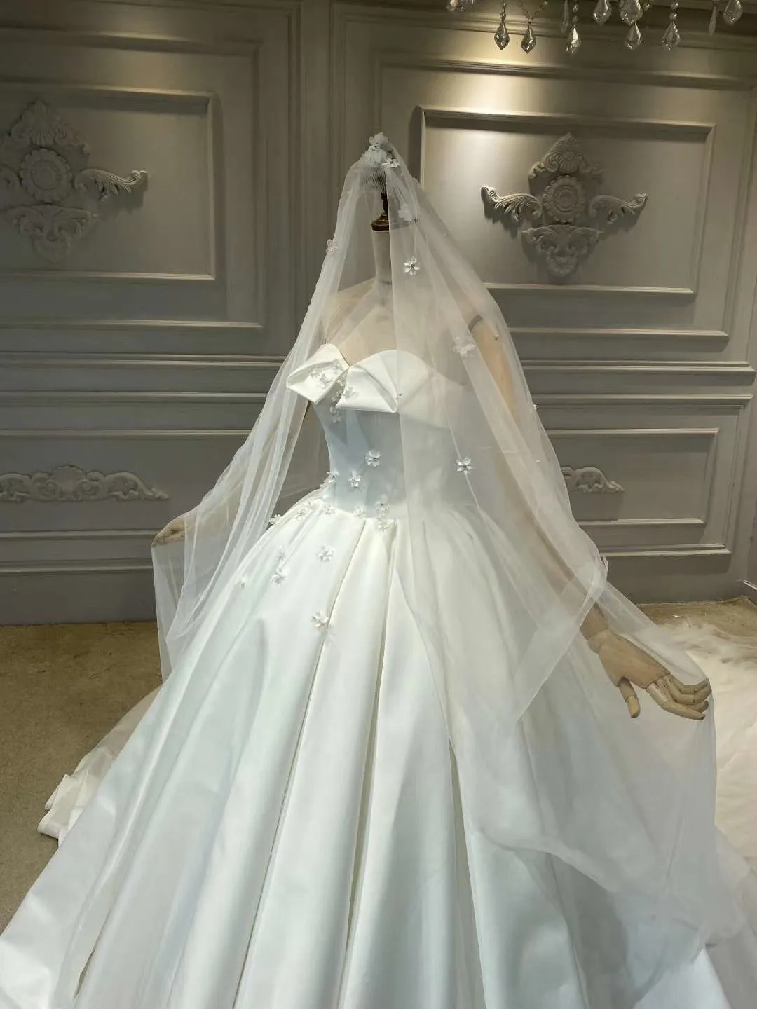Chic satin little flowers crystals beaded couture wedding dress 2020