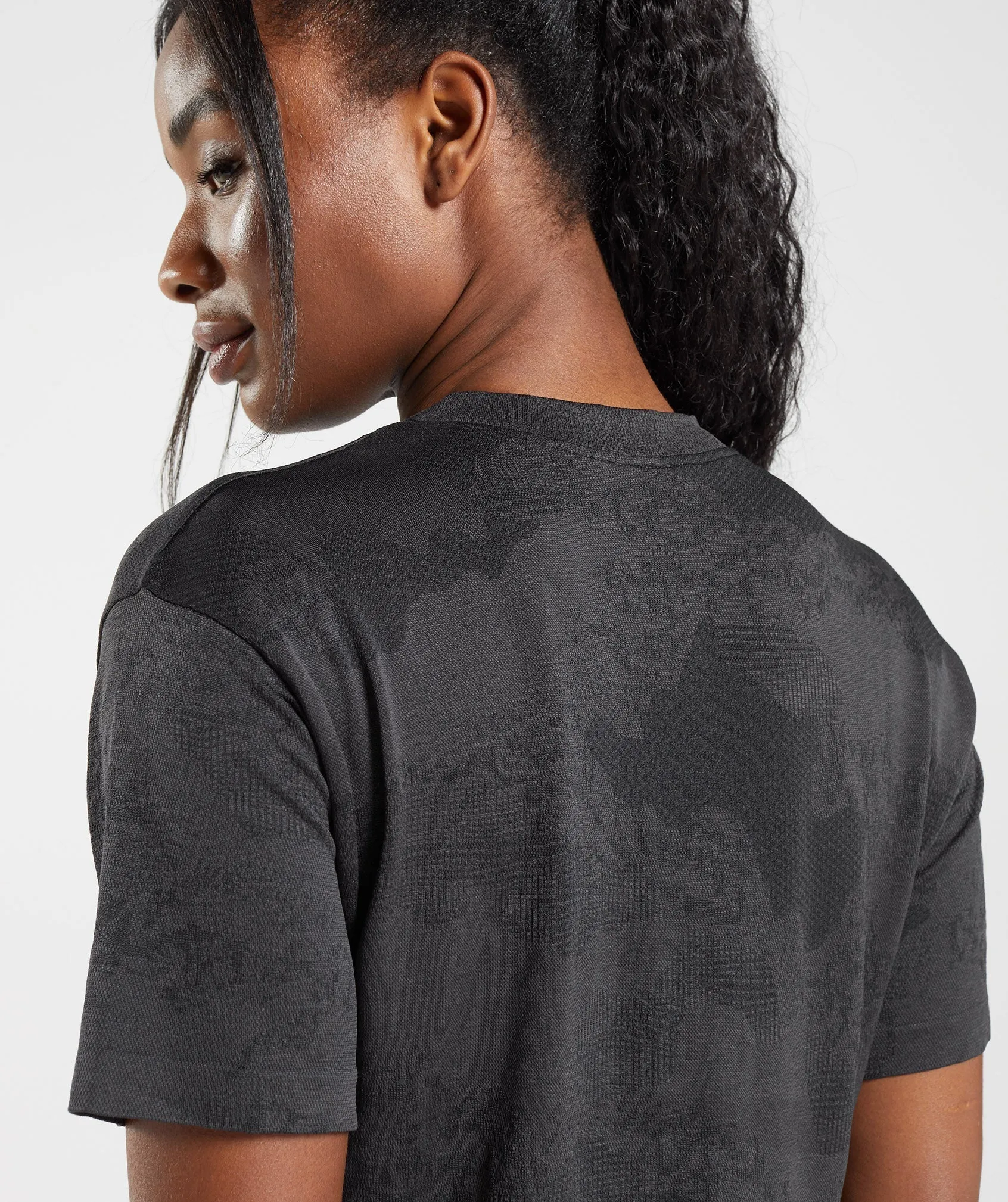 Gymshark Adapt Camo Seamless Crop Top - Black/Onyx Grey