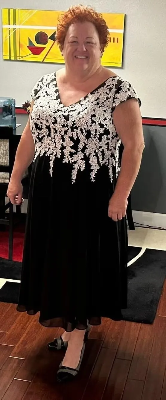 Tea Length Mother of The Bride Dresses for Women Formal Chiffon V Neck Evening Gown White Lace Appliques Dress