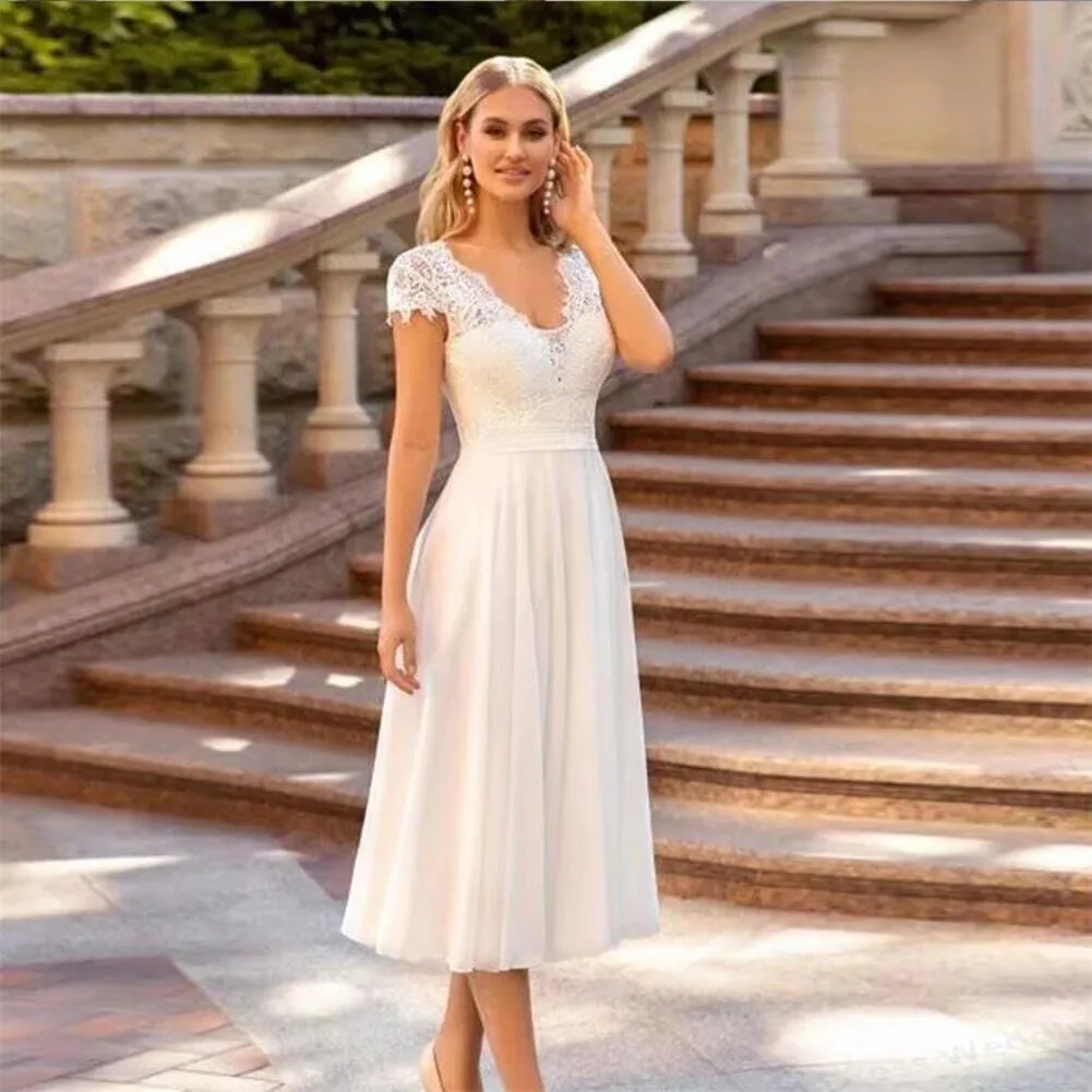 TRHTX Short Lace Wedding Dresses for Bride V Neck Bridal Gowns for Women A-line Short Sleeve Wedding Gowns